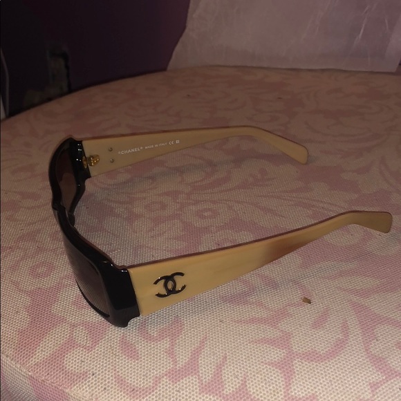 VINTAGE CHANEL 2000s Chanel Sunglasses main image 4